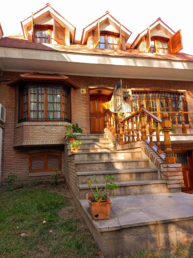 Casa Bravo Bed & Breakfast Мендоса Екстериор снимка