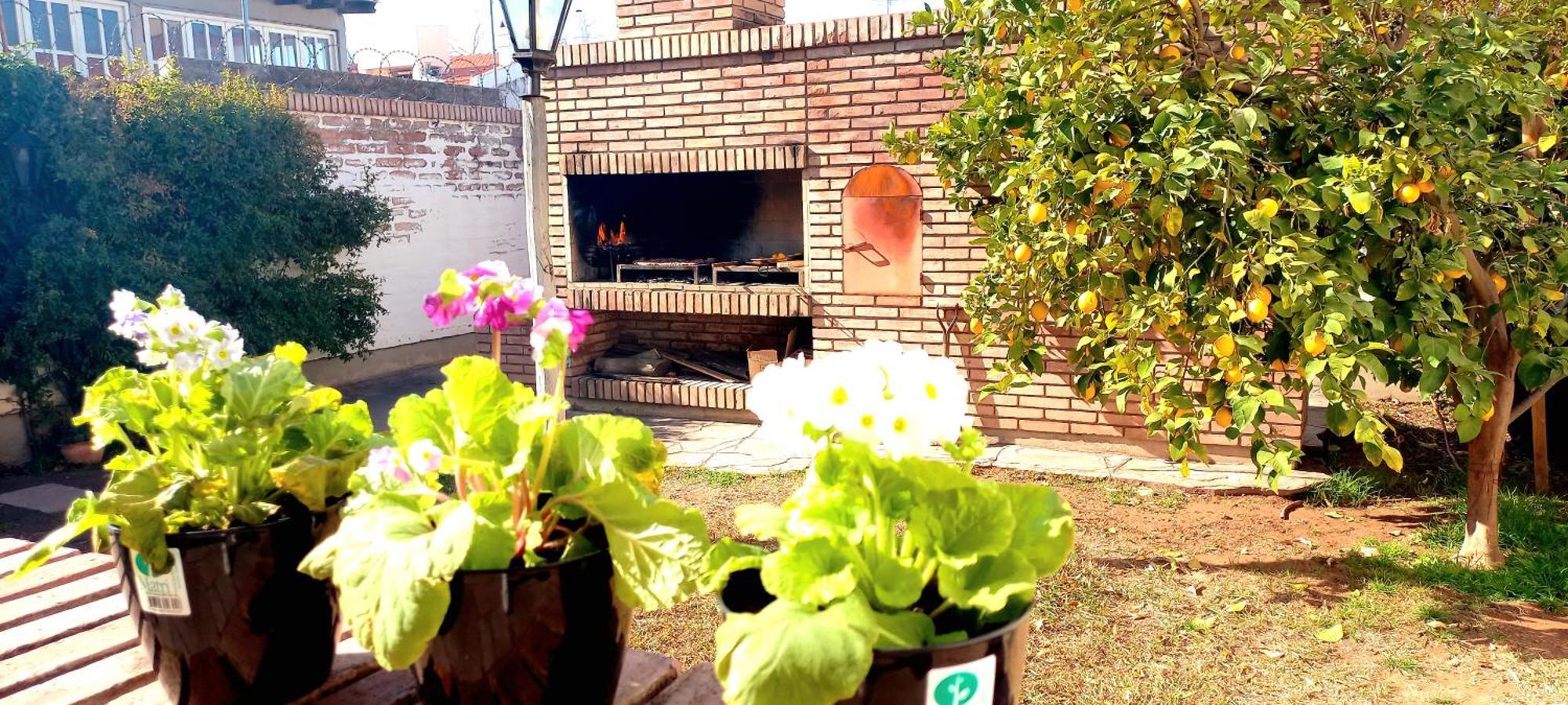 Casa Bravo Bed & Breakfast Мендоса Екстериор снимка